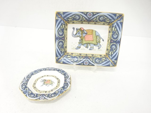 Pottery & Ceramics